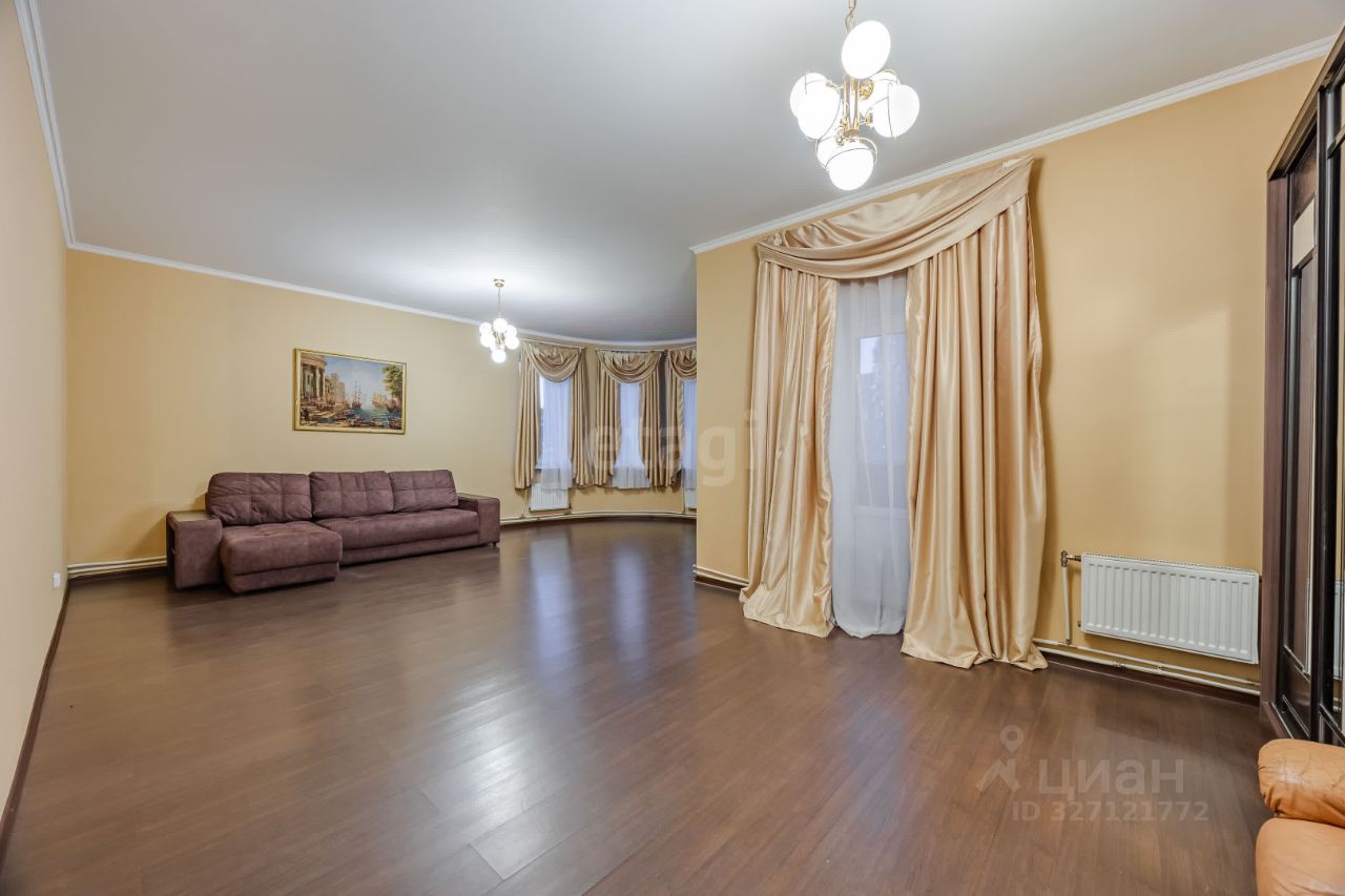 Продажа 3-комн квартиры на вторичном рынке улица Савушкина, 124к1