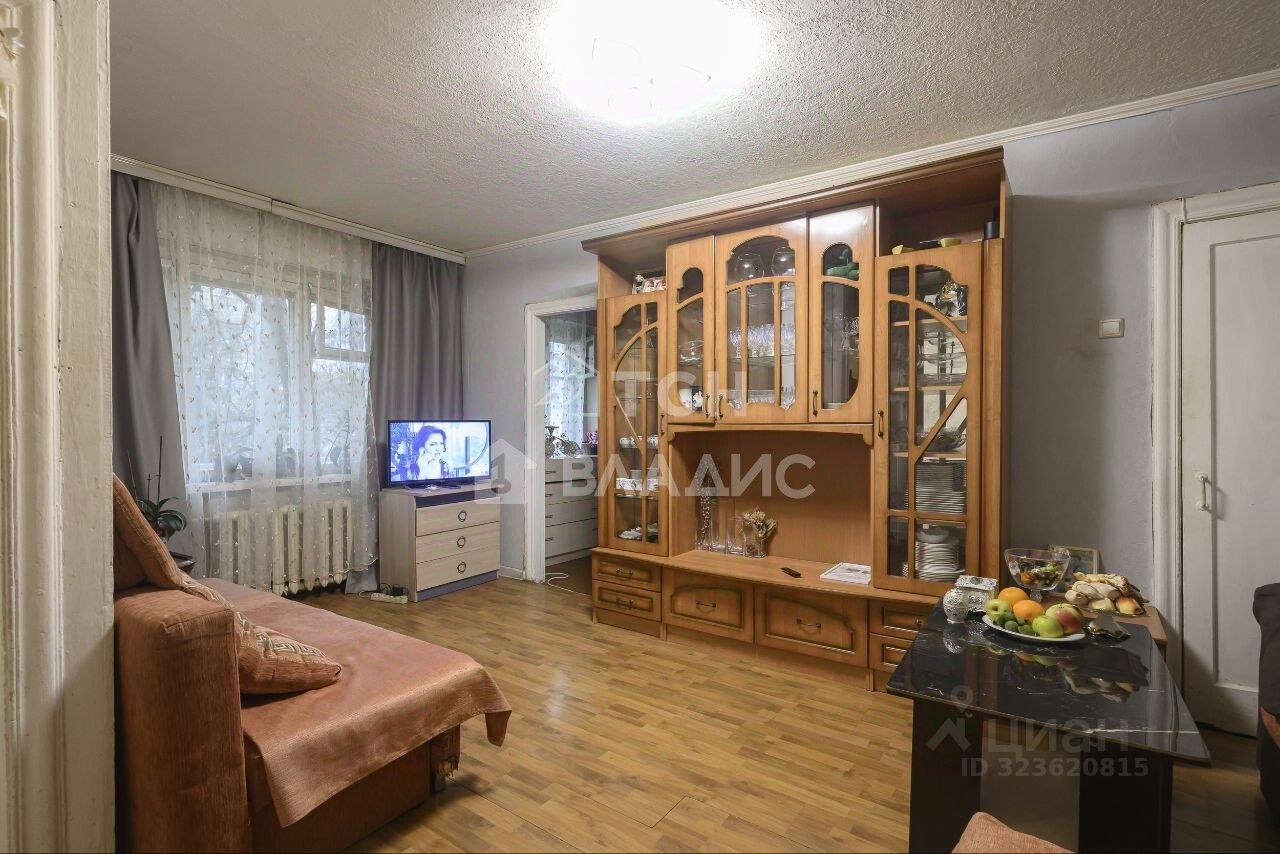 Продажа 2-комн квартиры на вторичном рынке пос. Лесные Поляны, улица Ленина, 7
