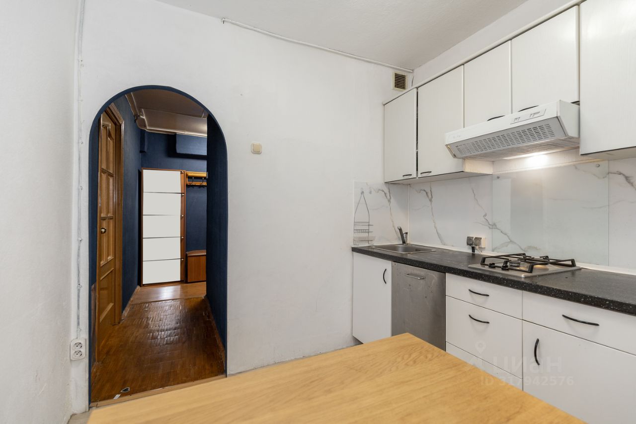 Продажа 1-комн квартиры на вторичном рынке Байкальская улица, 43