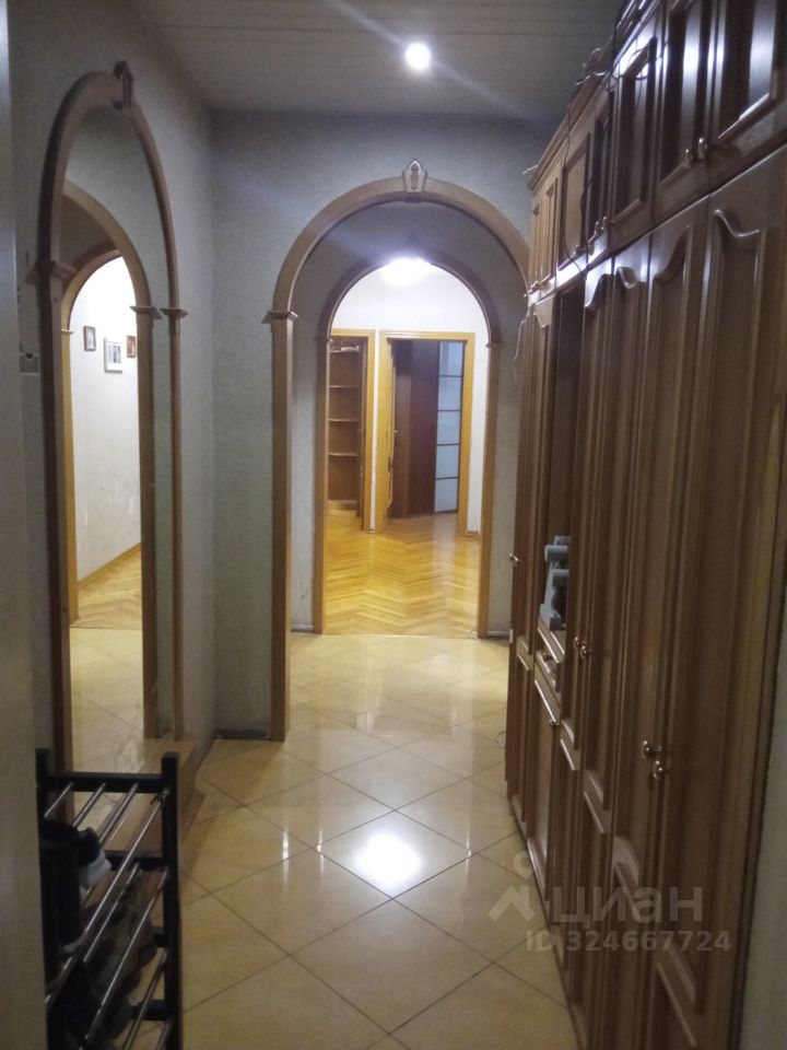 Продажа 4-комн квартиры на вторичном рынке Юбилейный мкр, улица Пушкинская, 3