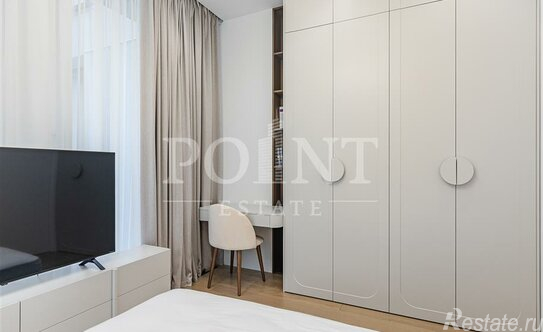 Продажа 3-комн квартиры на вторичном рынке Славянская площадь,  д. 2/5 с1