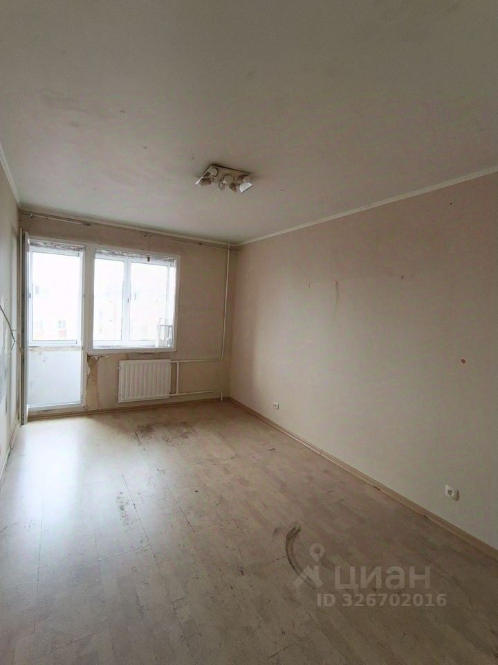 Продажа 3-комн квартиры на вторичном рынке 1-й мкр, Имени Свердлова пгт, 8