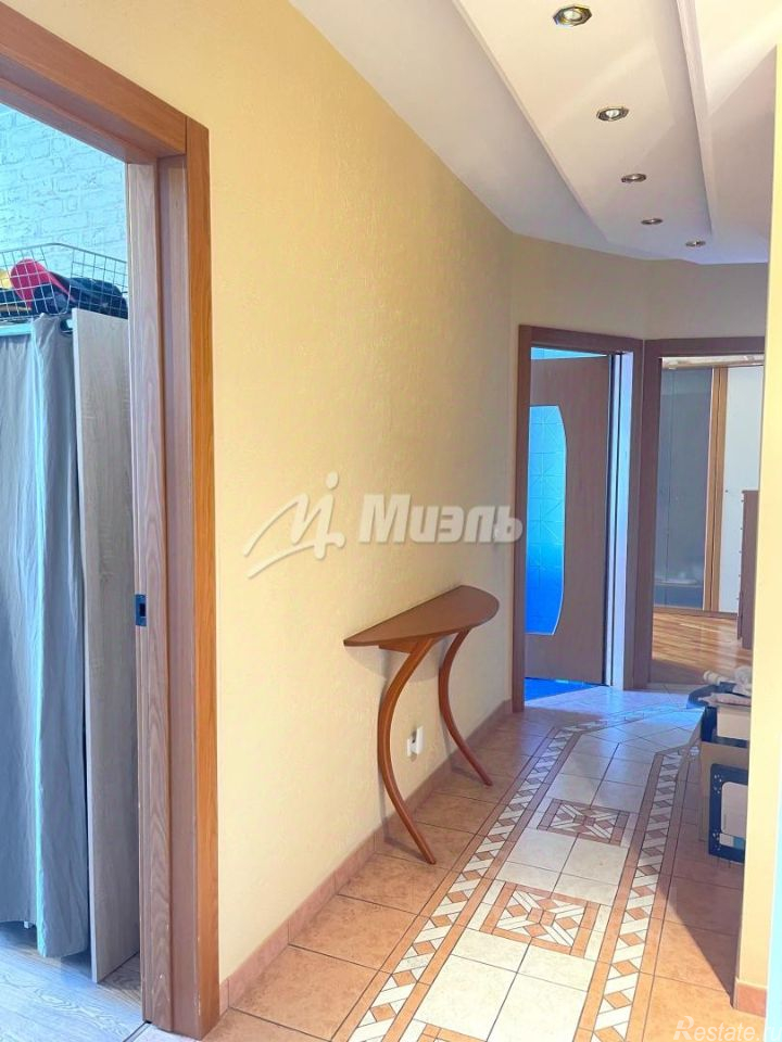 Продажа 3-комн квартиры на вторичном рынке улица Климашкина,  д. 15