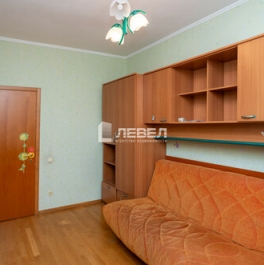 Продажа 4-комн квартиры на вторичном рынке Подольск г, Климовск мкр, Заводская ул,  д. 9/1