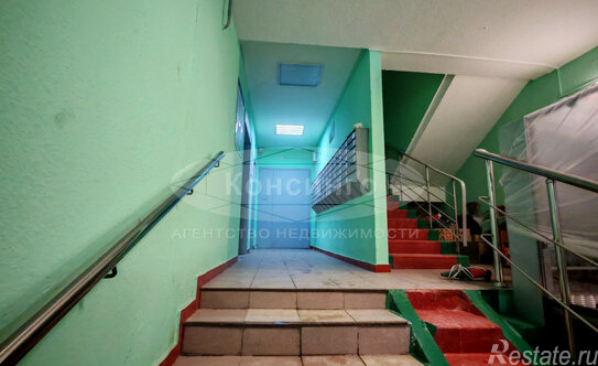 Продажа 2-комн квартиры на вторичном рынке улица Дыбенко