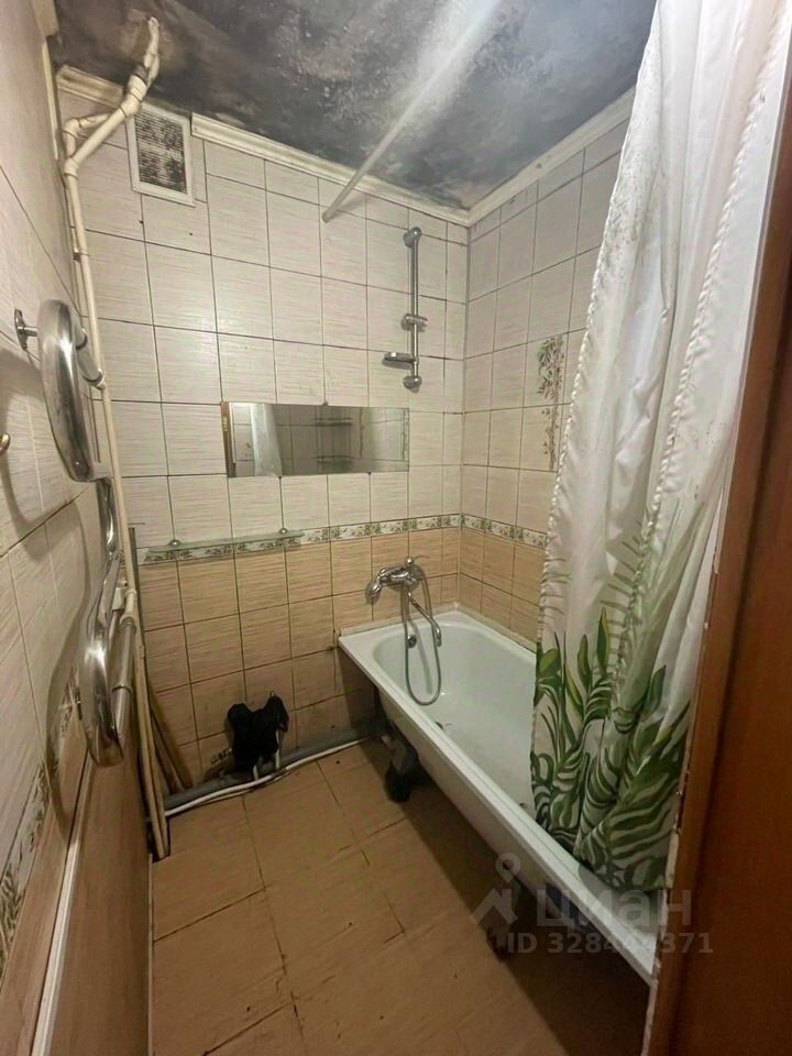 Продажа 3-комн квартиры на вторичном рынке пос. Парголово, улица Первого Мая, 91