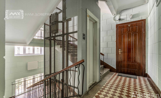 Продажа 4-комн квартиры на вторичном рынке Бассейная ул,  д. 27