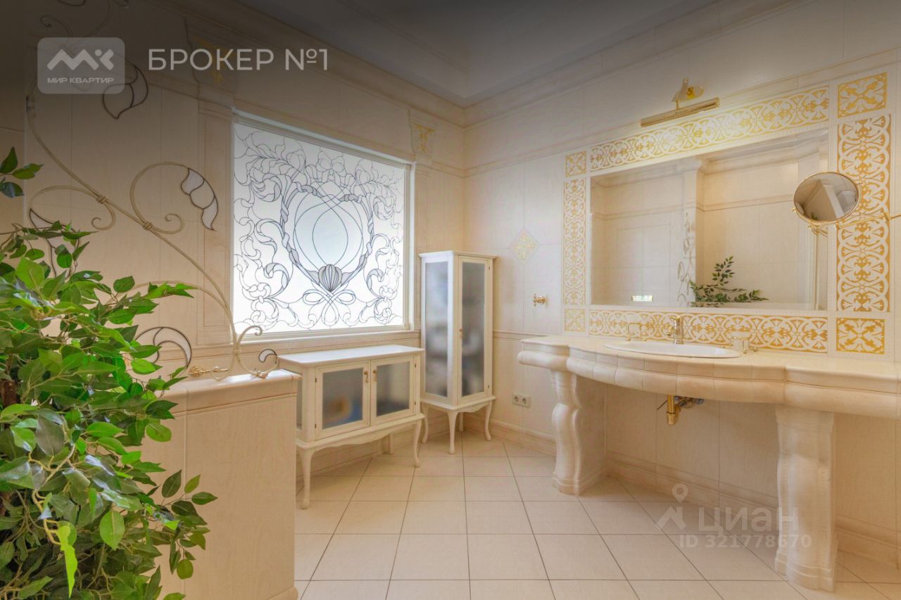 Продажа 3-комн квартиры на вторичном рынке Морской проспект, 24