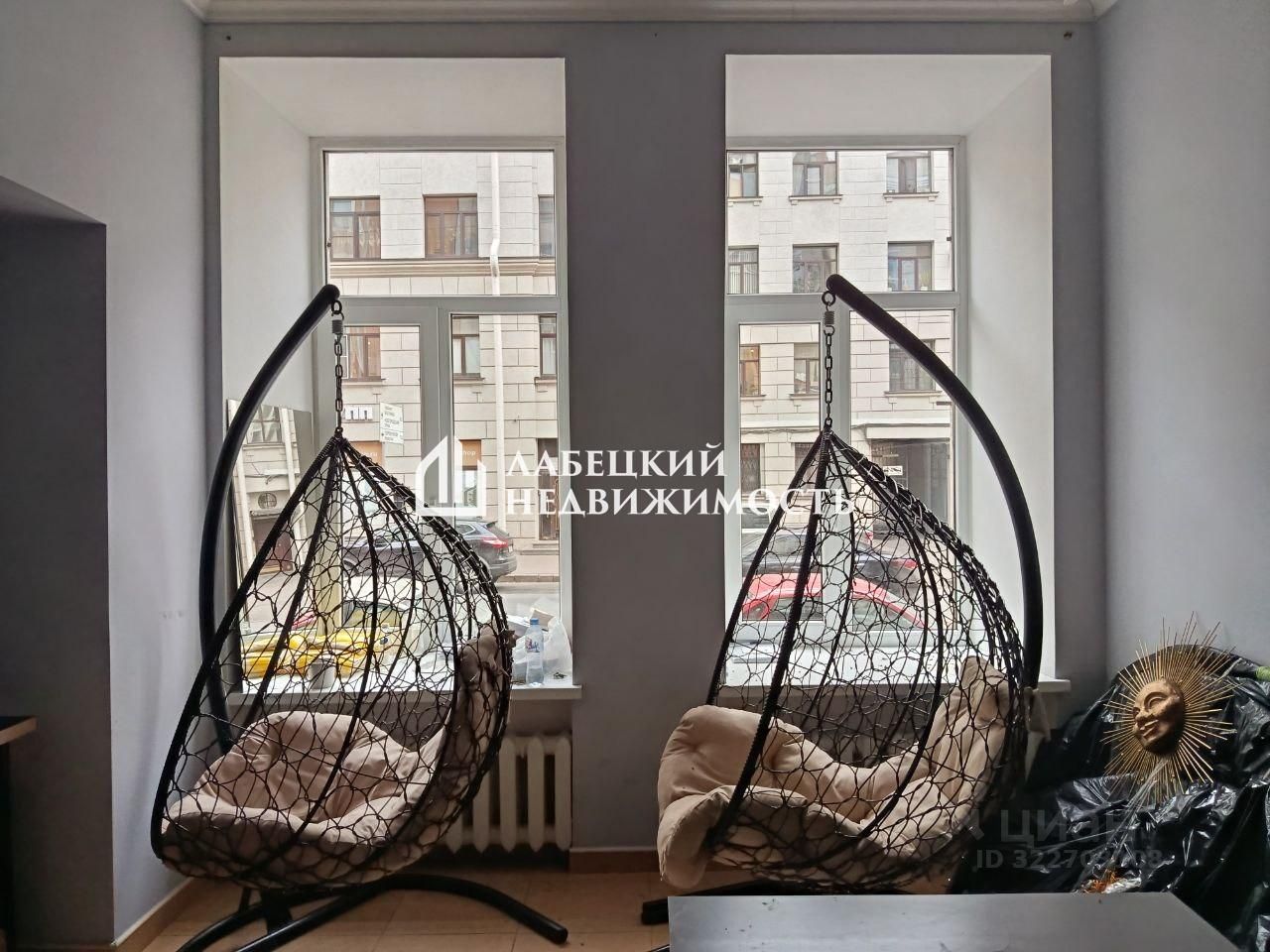 Продажа 3-комн квартиры на вторичном рынке Исполкомская улица, 10