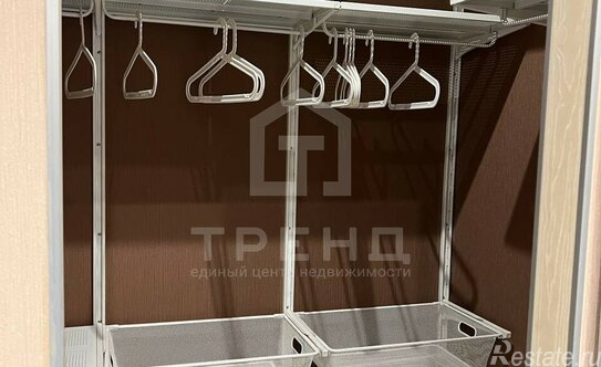 Продажа 1-комн квартиры на вторичном рынке Есенина ул,  д. 1,  к. 1