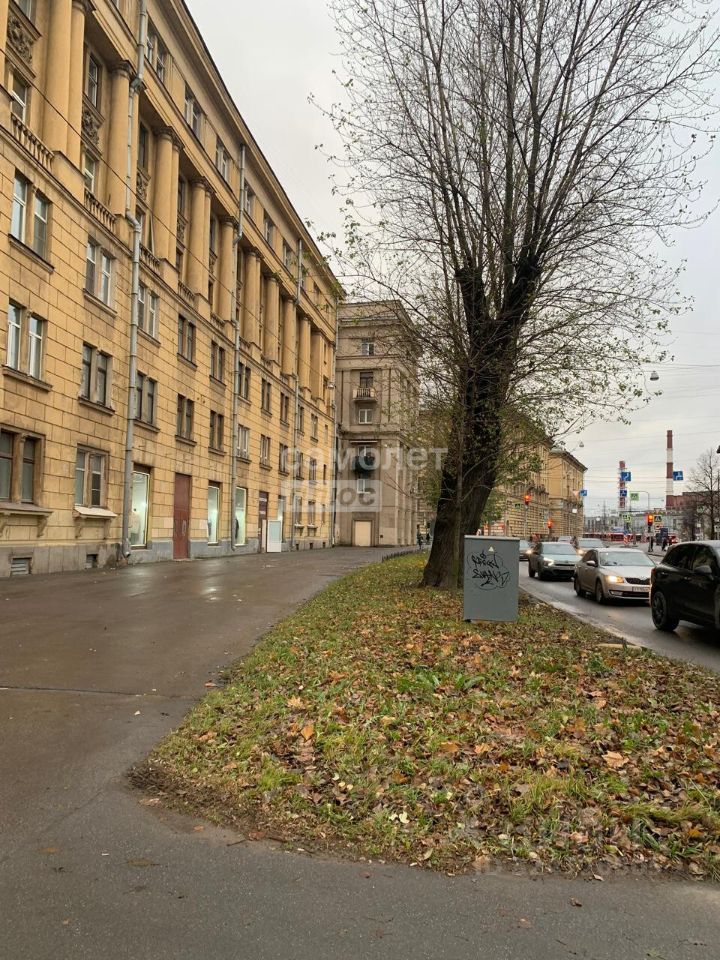 Продажа 5-комн квартиры на вторичном рынке улица Зенитчиков, 3к1