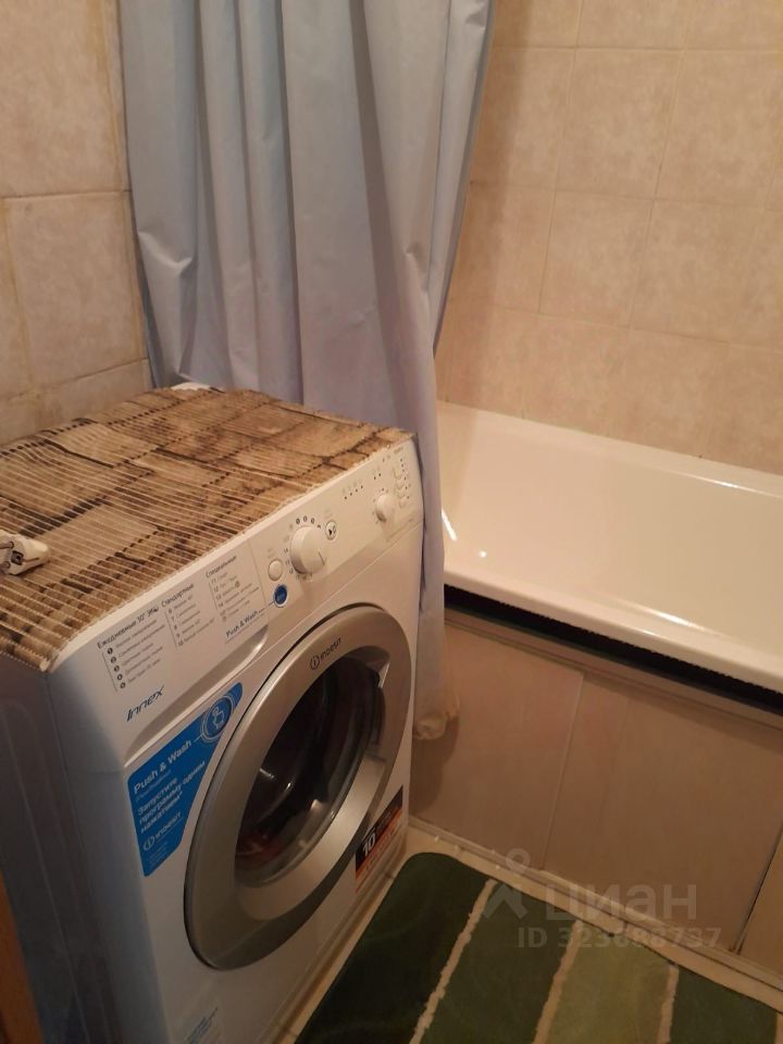 Продажа 3-комн квартиры на вторичном рынке Сиверский городской поселок, улица Строителей, 20