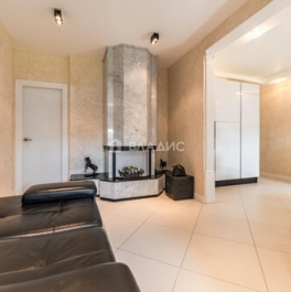 Продажа 4-комн квартиры на вторичном рынке Петергофское ш,  д. 45