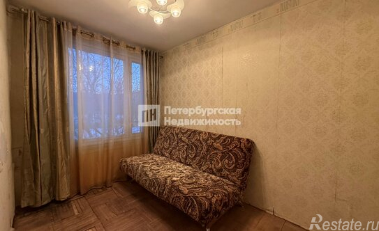 Продажа 4-комн квартиры на вторичном рынке улица Бурцева,  д. 4