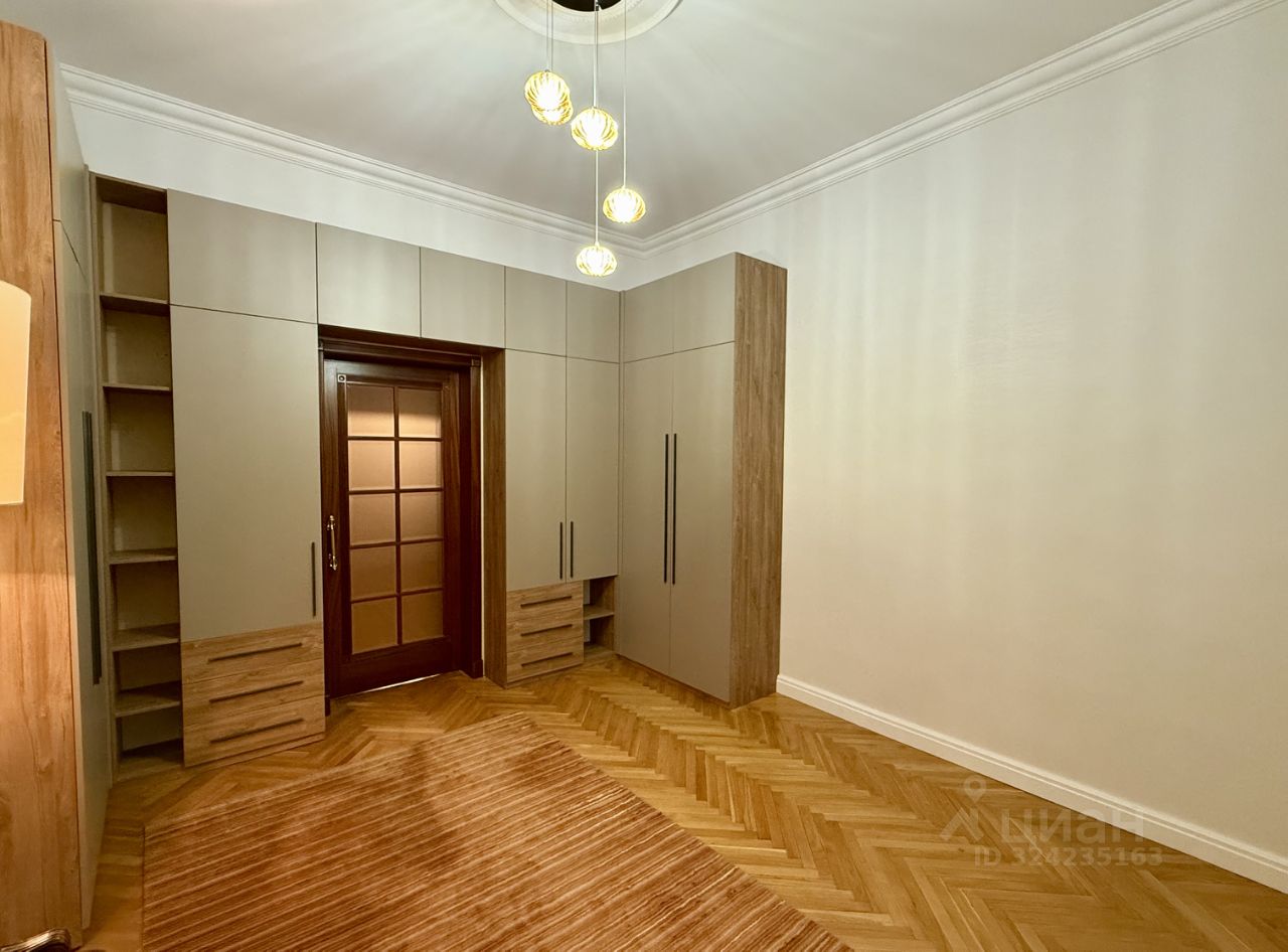 Аренда 4-комн квартиры на вторичном рынке Малый Левшинский переулок, 14/9С1