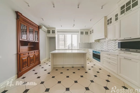 Продажа 5-комн квартиры на вторичном рынке Большая Набережная ул,  д. 9