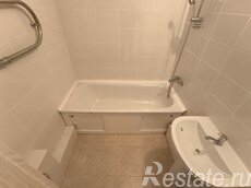 Продажа 2-комн квартиры на вторичном рынке улица Артюхиной,  д. 28А