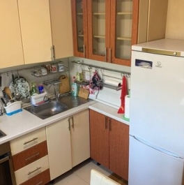 Продажа 4-комн квартиры на вторичном рынке Батюнинская улица,  д. 14