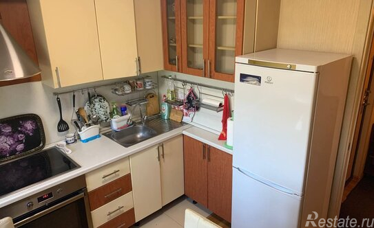 Продажа 4-комн квартиры на вторичном рынке Батюнинская улица,  д. 14