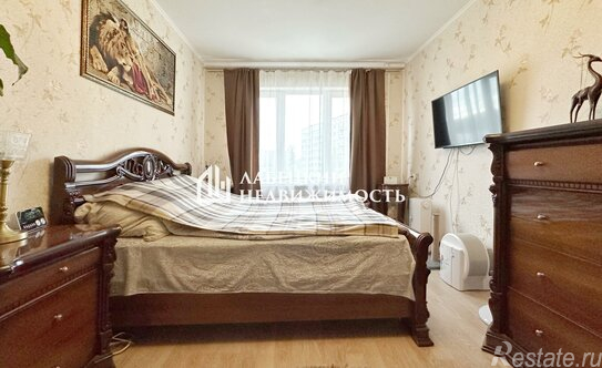 Продажа 3-комн квартиры на вторичном рынке улица Маршала Захарова,  д. 62 к1