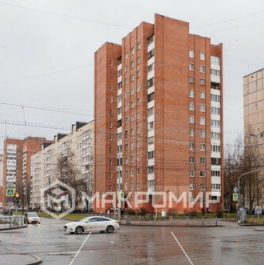 Продажа 2-комн квартиры на вторичном рынке Ленская улица,  д. 13