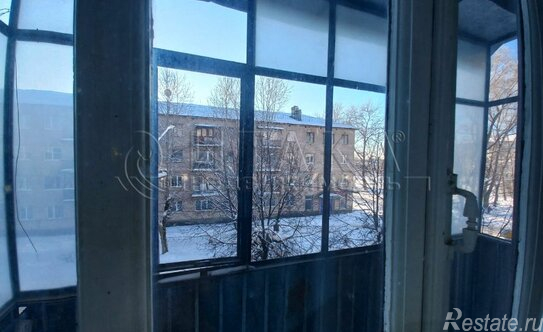 Продажа 1-комн квартиры на вторичном рынке Пикалево, ул Школьная,  д. 13