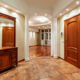 Продажа 4-комн квартиры на вторичном рынке Казарменный пер,  д. 3,  к. 6