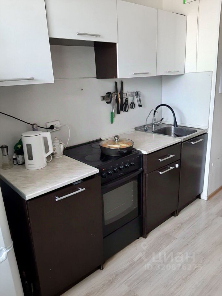 Продажа 1-комн квартиры на вторичном рынке пос. Янино-1, улица Голландская, 10