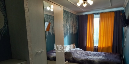 3-комн квартира Ломоносов г., Александровская ул. ,  д. 32б