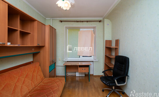 Продажа 4-комн квартиры на вторичном рынке Подольск г, Климовск мкр, Заводская ул,  д. 9/1