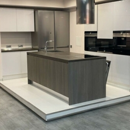 Продажа 3-комн квартиры на вторичном рынке ул Академика Ильюшина,  д. 12