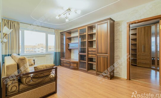 Продажа 3-комн квартиры на вторичном рынке улица Маршала Захарова,  д. 17 к2