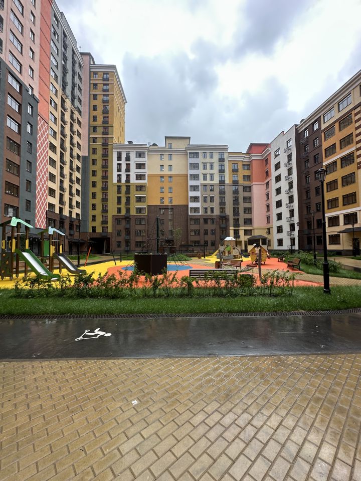 Продажа 1-комн квартиры на вторичном рынке пос. Развилка, проезд Римский, 15