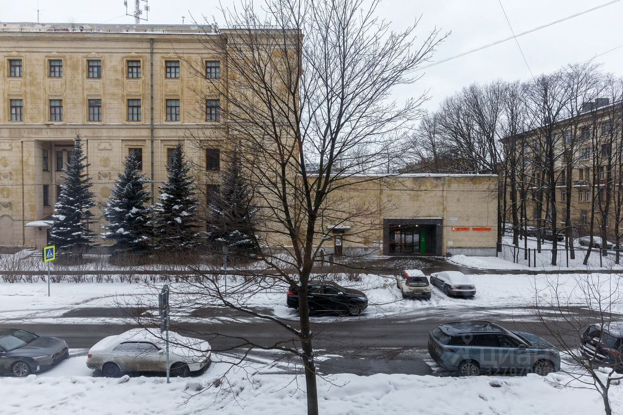Продажа 2-комн квартиры на вторичном рынке Свеаборгская улица,  д. 13