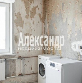 Продажа 3-комн квартиры на вторичном рынке Богатырский пр-кт,  д. 33 к2
