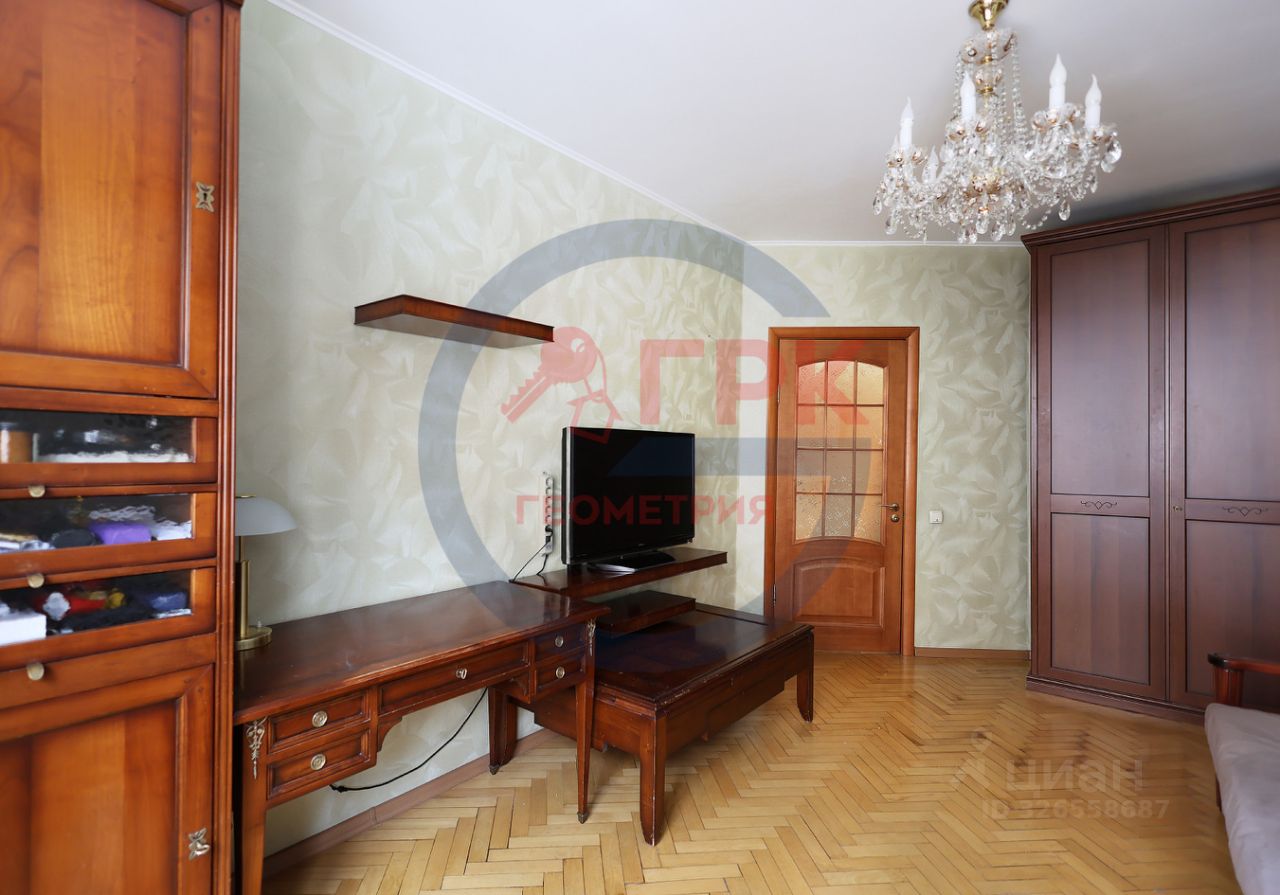 Продажа 2-комн квартиры на вторичном рынке улица Климашкина, 9