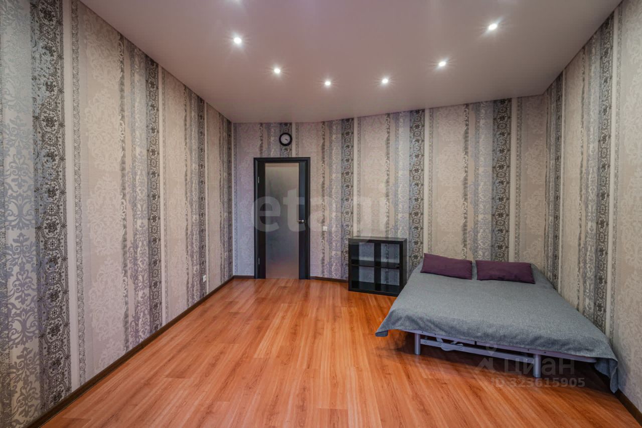 Продажа 2-комн квартиры на вторичном рынке проспект Просвещения, 99