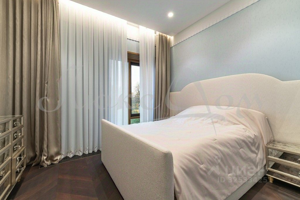 Продажа 2-комн квартиры на вторичном рынке Мосфильмовская улица, 1А