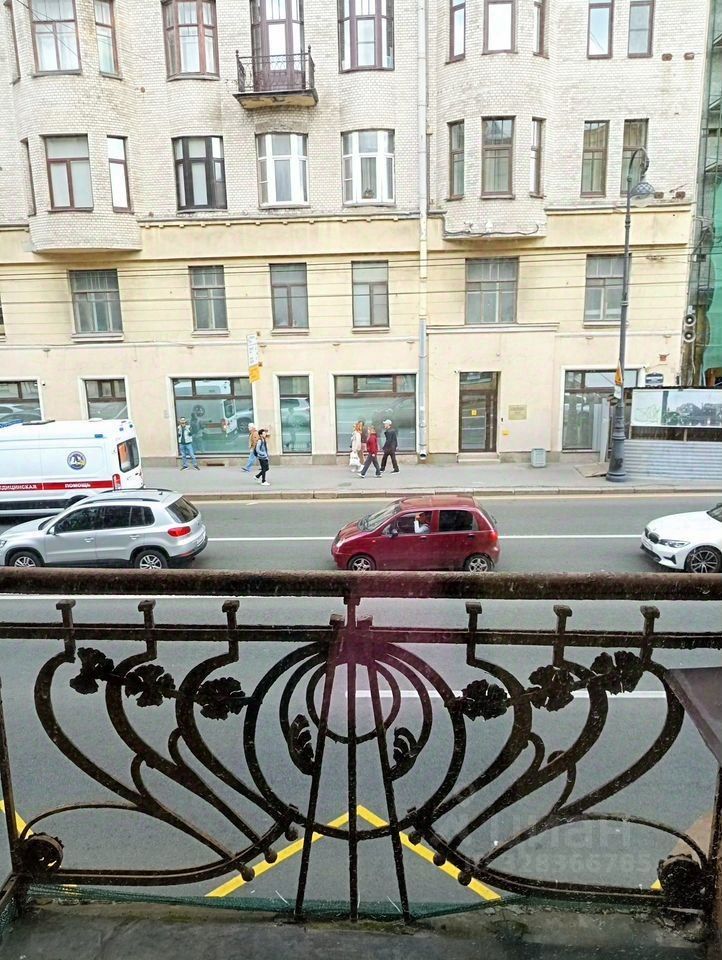 Продажа 6-комн квартиры на вторичном рынке Каменноостровский пр-кт,  д. 50