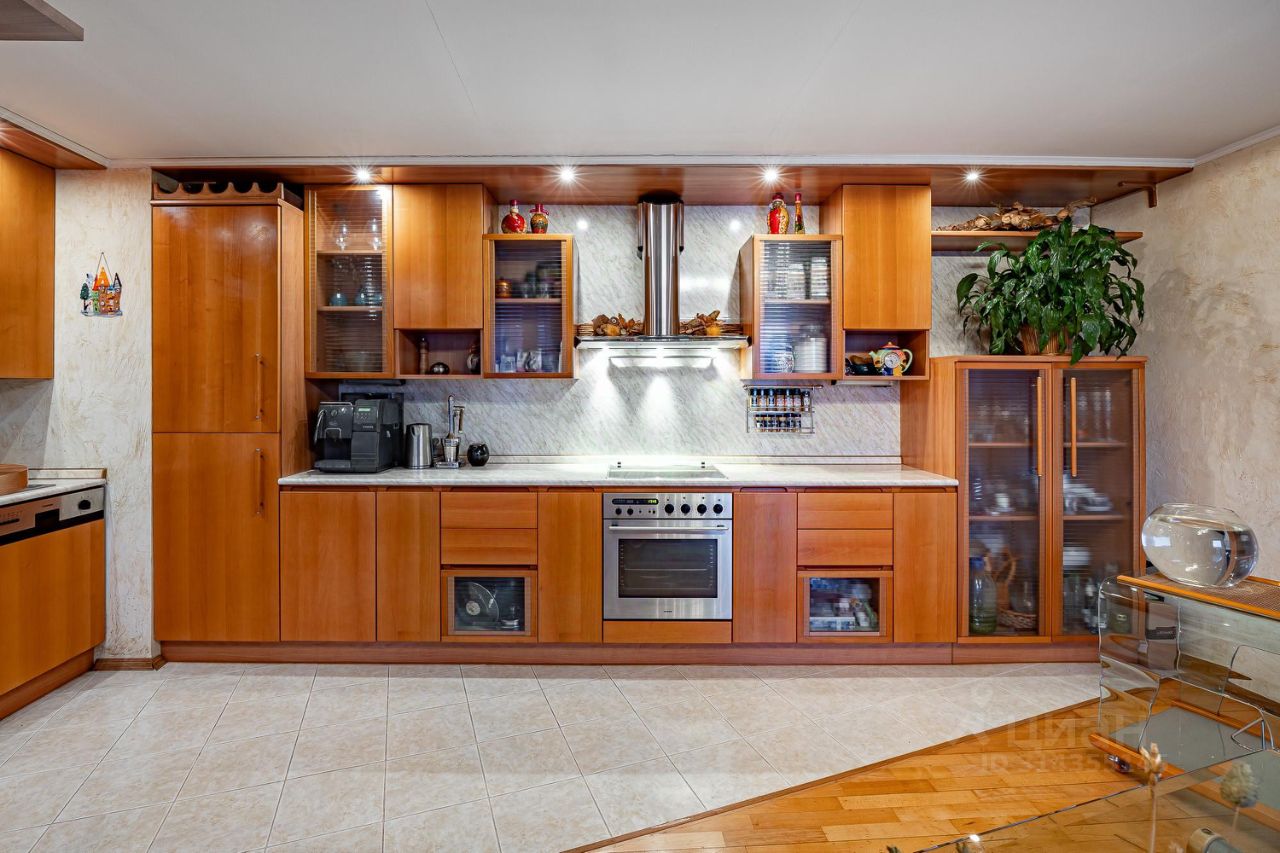 Продажа 3-комн квартиры на вторичном рынке проспект Тореза, 96