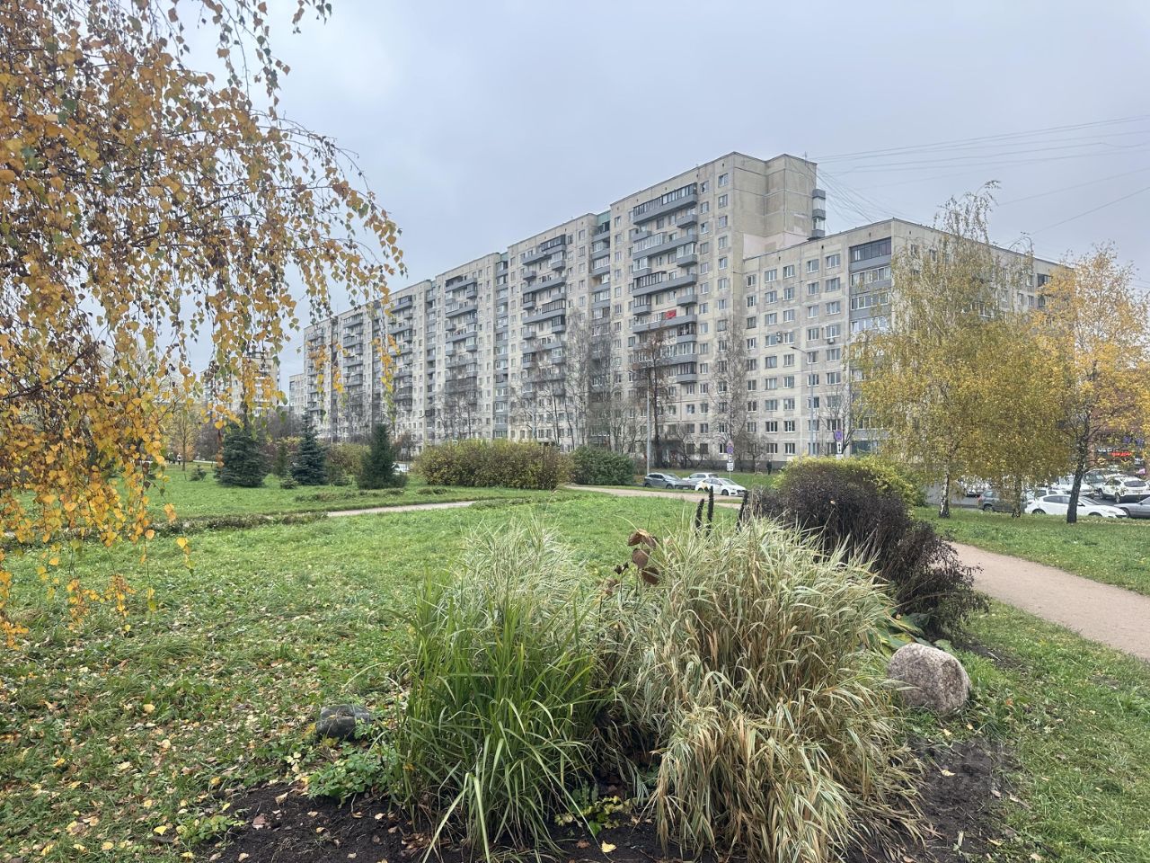 Продажа 3-комн квартиры на вторичном рынке улица Ивана Фомина, 13К1