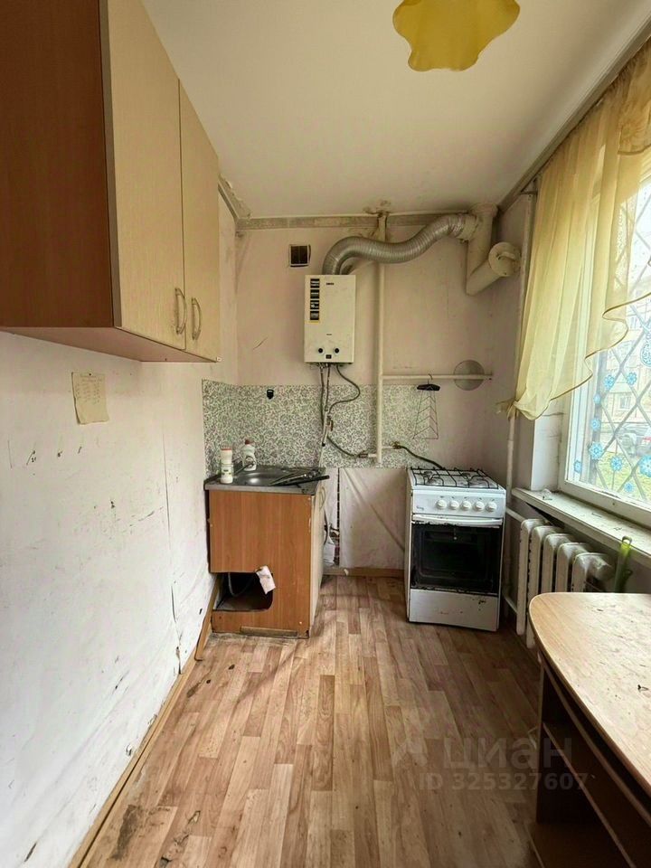 Продажа 1-комн квартиры на вторичном рынке пос. Нарынка, улица Королева,  д. 6