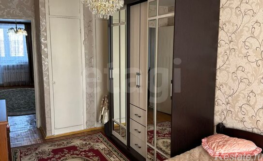 Продажа 3-комн квартиры на вторичном рынке Ломоносов г, Швейцарская ул,  д. 16 к1