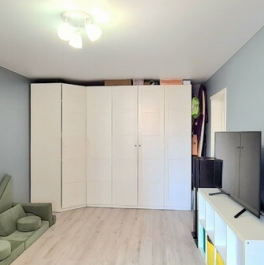 Продажа 2-комн квартиры на вторичном рынке Юнтоловский пр-кт,  д. 45,  к. 1