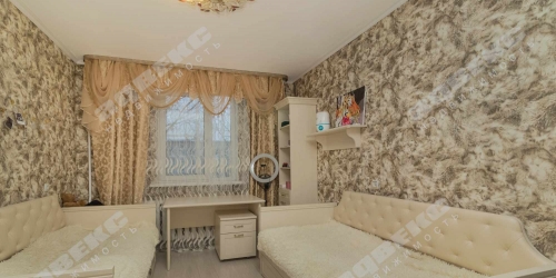 3-комн квартира Бугры пос., Клубный пер., 5