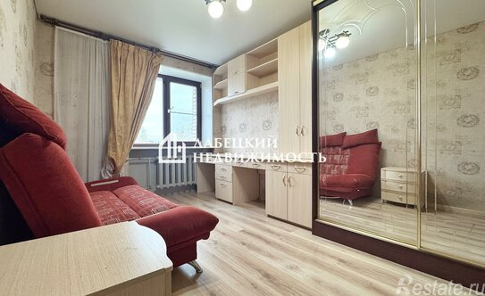 Продажа 3-комн квартиры на вторичном рынке Российский проспект