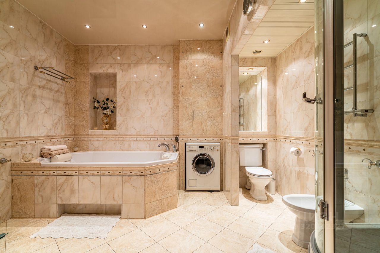 Аренда 3-комн квартиры на вторичном рынке набережная Реки Карповки, 10