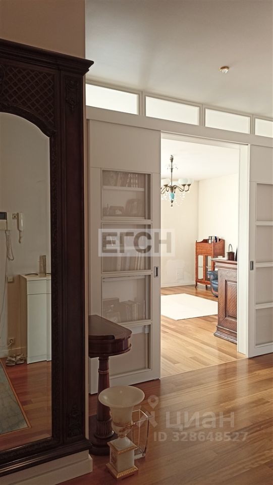 Продажа 2-комн квартиры на вторичном рынке Мосфильмовская улица, 13