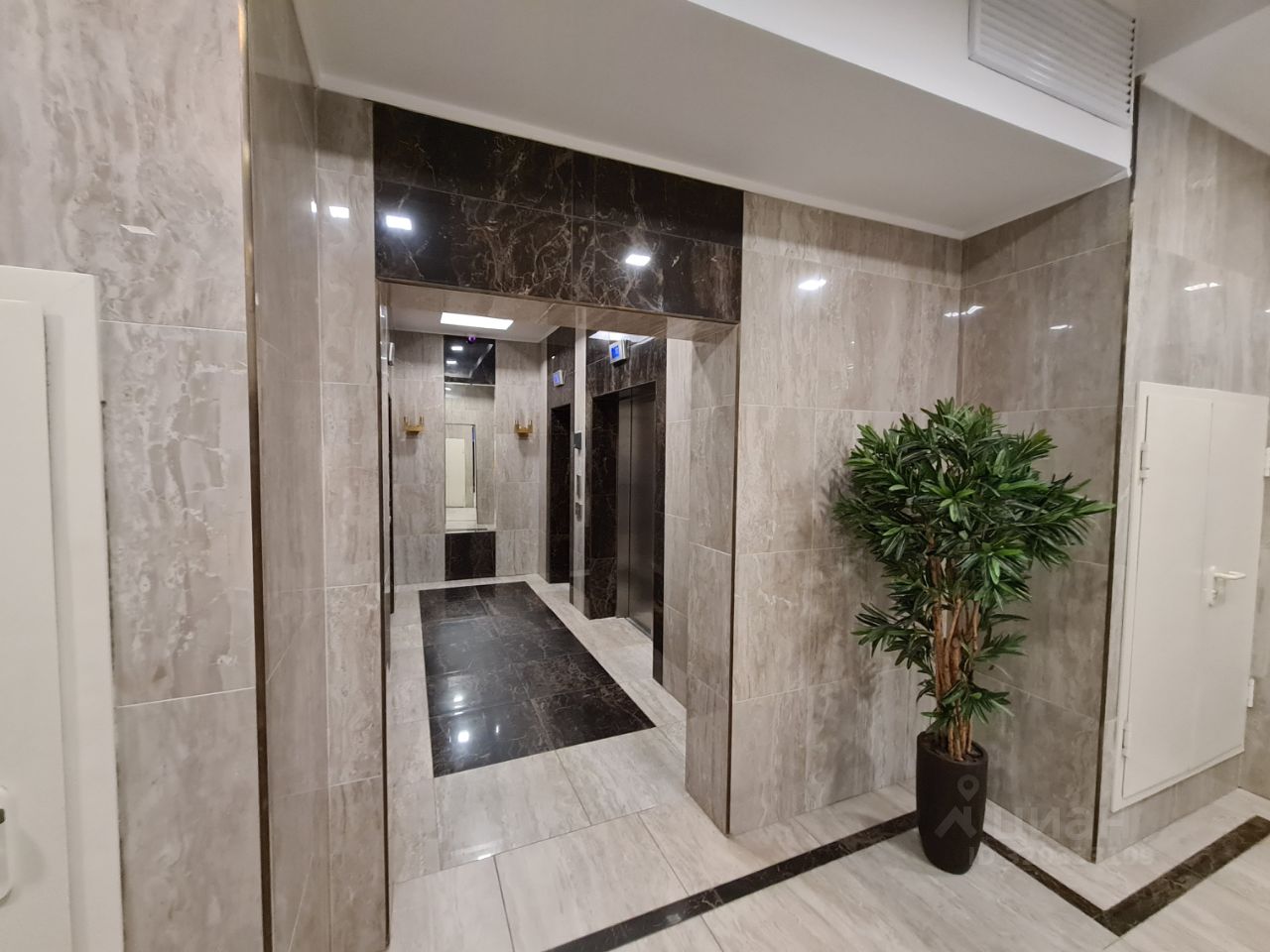 Продажа 2-комн квартиры на вторичном рынке Ленинский проспект, 103