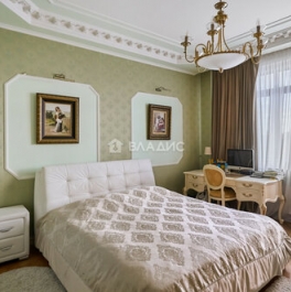 Продажа 4-комн квартиры на вторичном рынке Чапаевский пер,  д. 3